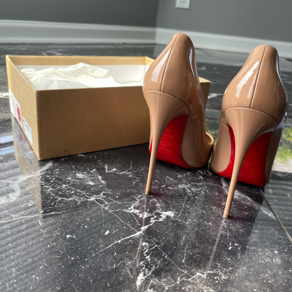 Christians Louboutin So Kate gorgeous nude heels
